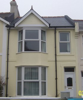 £187,500 - 3 BEDROOM HOUSE (TERRACED) Ref No.11580292