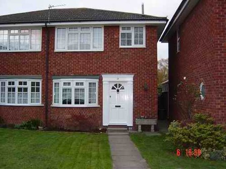 £299,995 - 3 BEDROOM HOUSE (SEMI-DETACHED) Ref No.6651510
