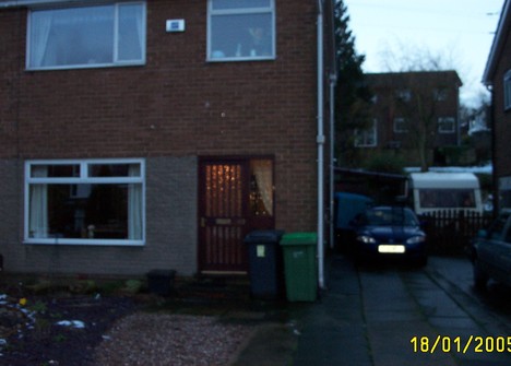 £171,950 - 4 BEDROOM HOUSE (SEMI-DETACHED) Ref No.7558391
