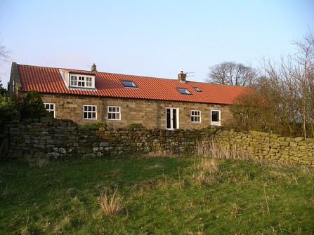 £435,000 - 5 BEDROOM HOUSE (DETACHED) Ref No.8251477