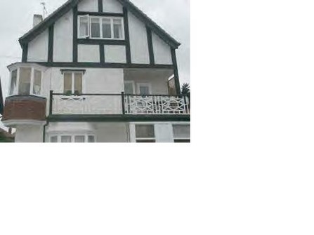 £124,995 - 2 BEDROOM FLAT Ref No.3926637