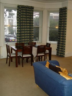 £499,000 - 2 BEDROOM FLAT Ref No.4509526