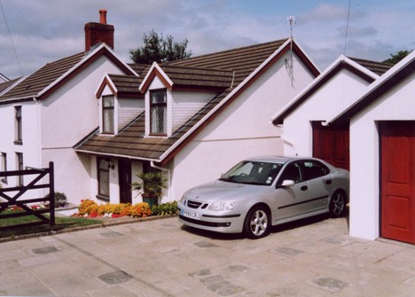 £279,500 - 4 BEDROOM HOUSE (DETACHED) Ref No.4032260