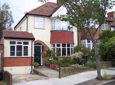 £376,500 - 4 BEDROOM HOUSE (SEMI-DETACHED) Ref No.1479525
