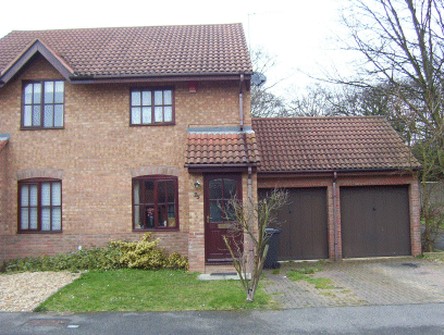 £148,500 - 2 BEDROOM HOUSE (SEMI-DETACHED) Ref No.10764502