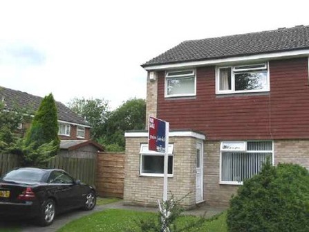 £155,000 - 3 BEDROOM HOUSE (SEMI-DETACHED) Ref No.2313376