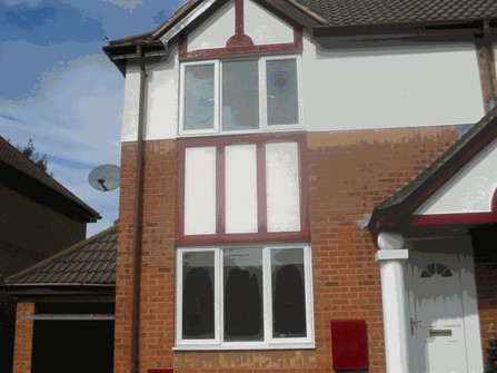 £167,500 - 3 BEDROOM HOUSE (SEMI-DETACHED) Ref No.3980484