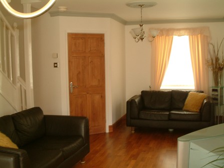 £115,000 - 3 BEDROOM HOUSE (SEMI-DETACHED) Ref No.10916386