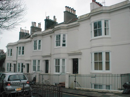 £425,000 - 3 BEDROOM HOUSE (TERRACED) Ref No.1334531
