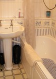 LONDON N22 - £165,000
Leasehold (107 years remaining). 2 bedroom flat. One reception room. One bathroom. Council Tax band B. 20th Century / 1970s property. Parking. No garage. Garden. 