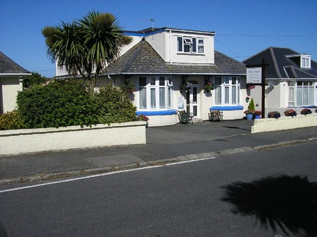 £390,000 - 6 BEDROOM BUNGALOW Ref No.5922183
