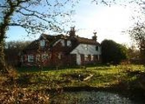 £450,000 - 4 BEDROOM HOUSE (DETACHED) Ref No.11751551